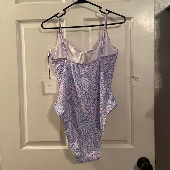 Onia swimsuit - Picture 3 of 3